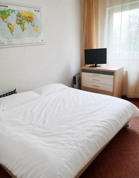 Crangasi, la 10 m Apartament 2 camere, 54 mp, mobilat si utilat, etaj 2/8